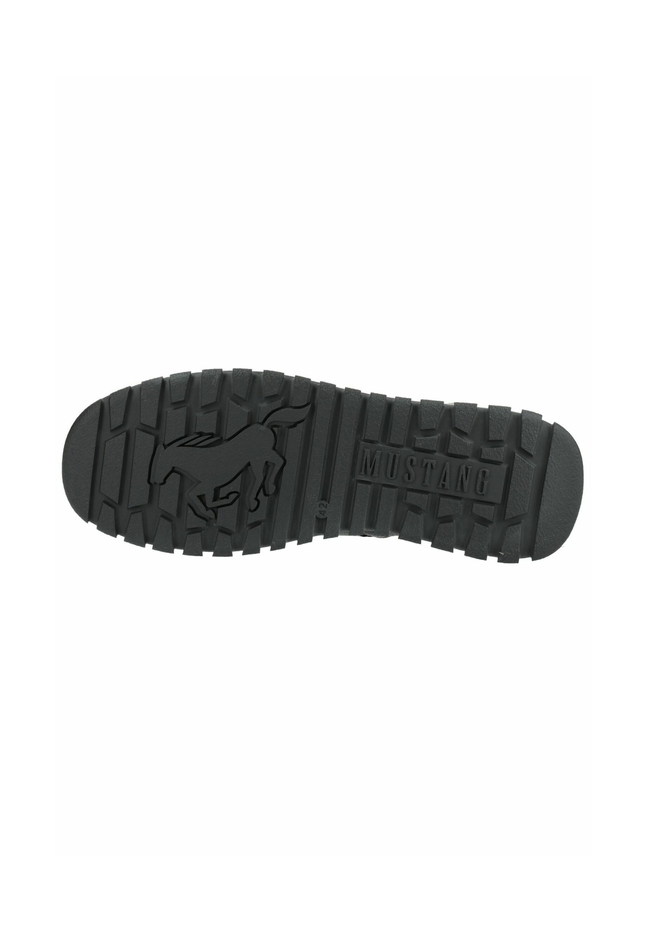 MUSTANG - Botas con cordones en negro