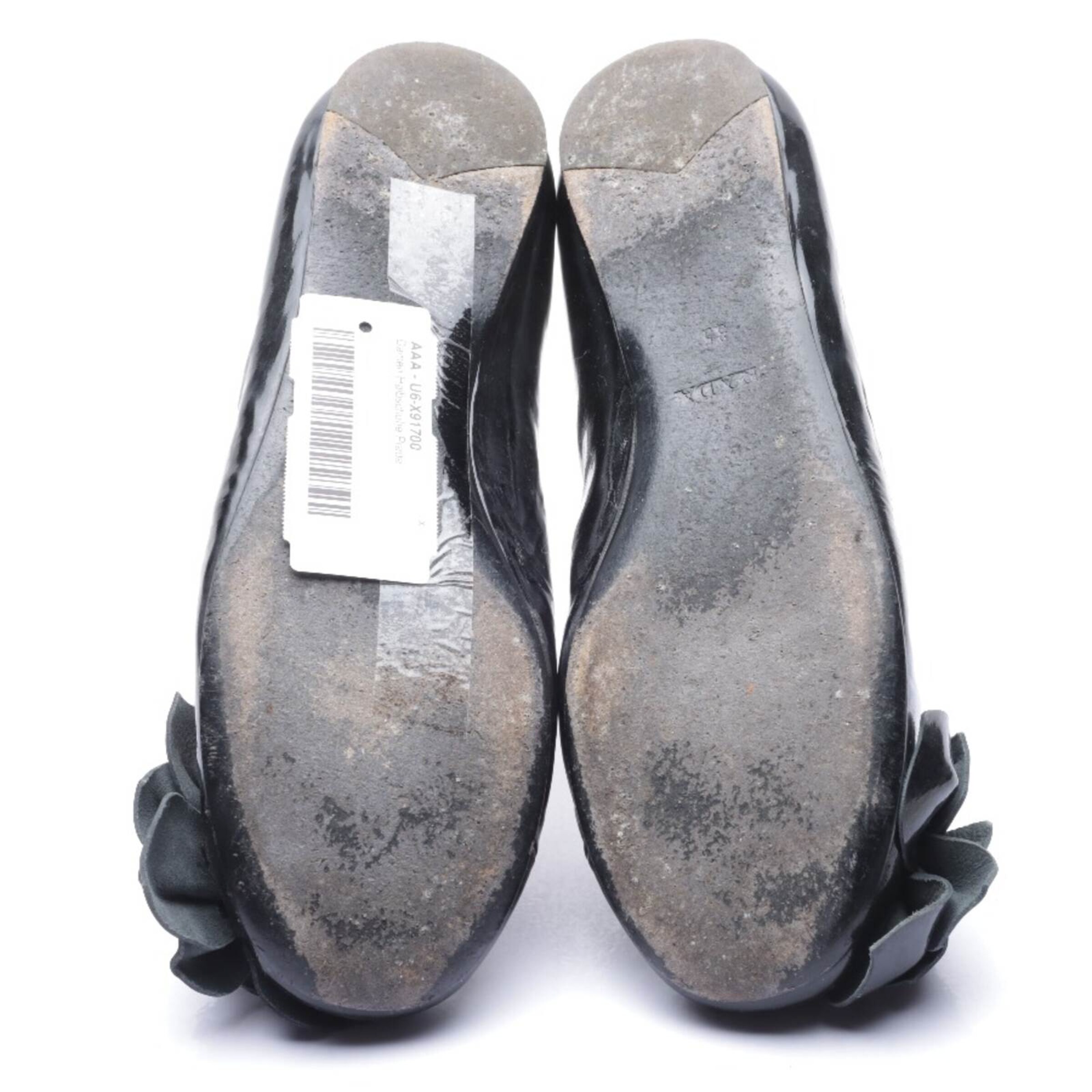 PRADA Flats & Loafers in 35 in Black