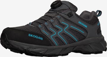 Scarpa bassa di SKOGAN in grigio: frontale