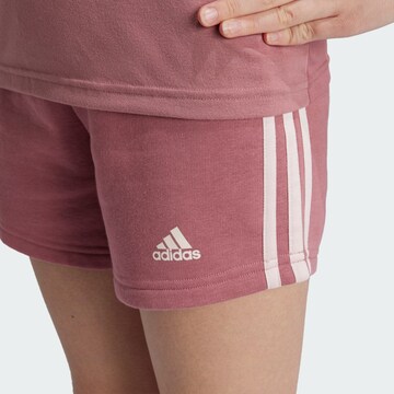 ADIDAS SPORTSWEAR Normální Sportovní kalhoty 'Essentials' – červená