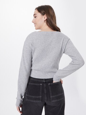 ABOUT YOU Sweater 'Leah' in Grey