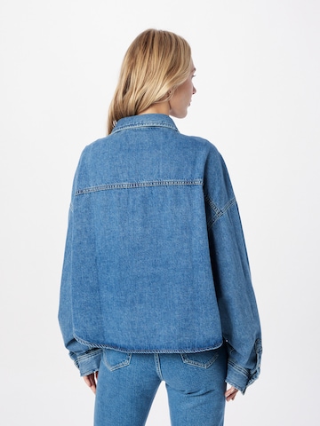 Calvin Klein JeansPrijelazna jakna - plava boja