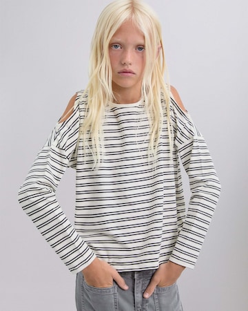 Scalpers Shirt in Black: front