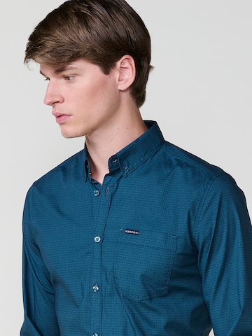 Coupe regular Chemise KOROSHI en bleu