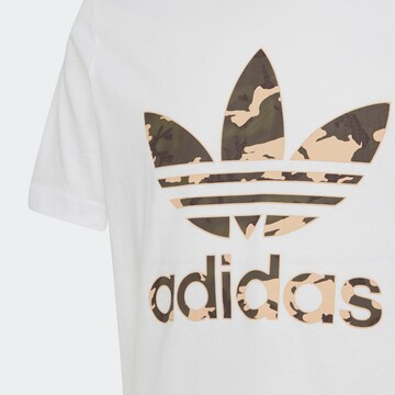 ADIDAS ORIGINALS T-Shirt 'Camo' in Weiß