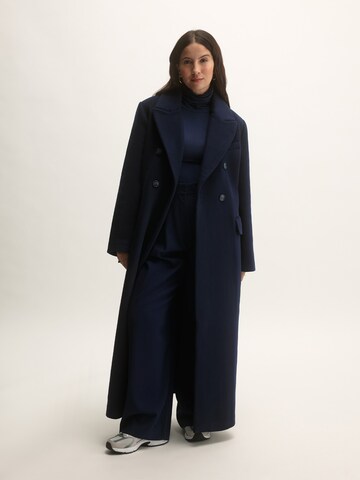 KAVAZI Winter coat in Blue: front