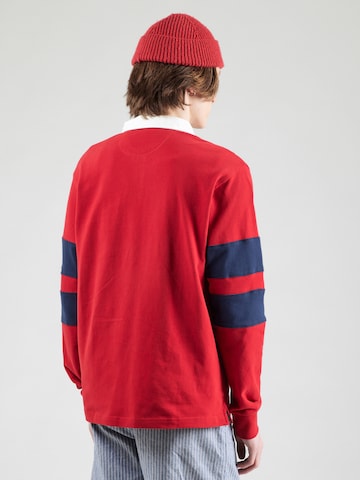 Tricou de la La Martina pe roșu: spate