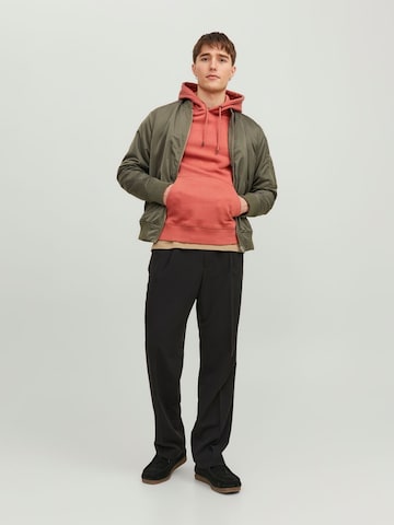 JACK & JONES Sweatshirt in Rood