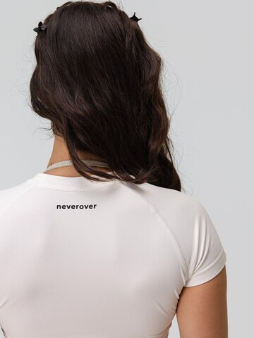 Sport top 'Hue' de la neverover pe alb