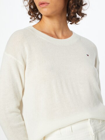 TOMMY HILFIGER Sweater in Beige