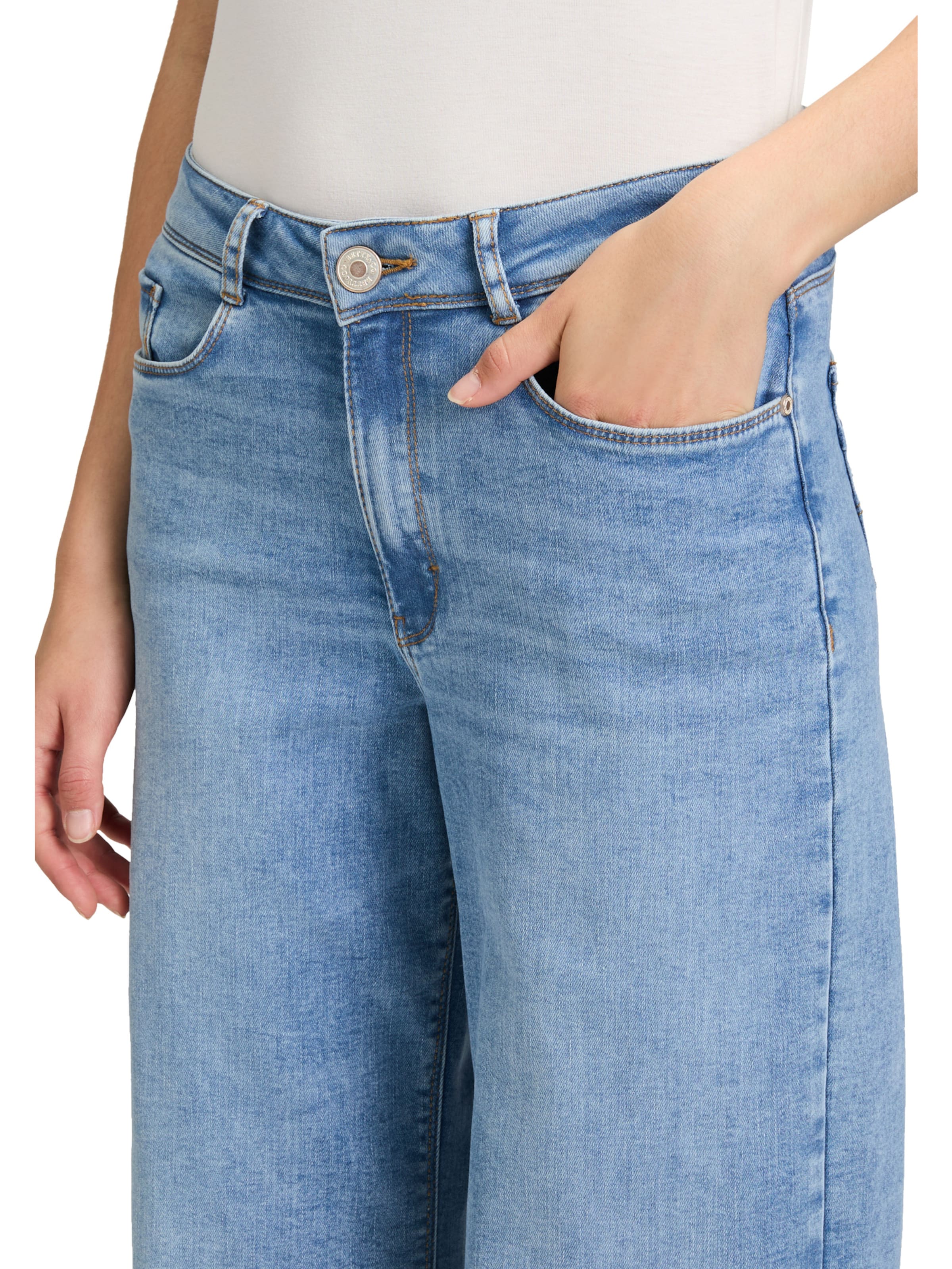 Coupe slim Jean Betty & Co en bleu