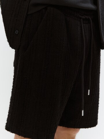 Largi Pantaloni de la Pull&Bear pe negru