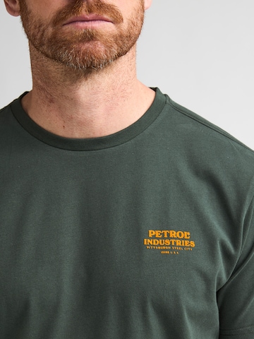Tricou de la Petrol Industries pe verde