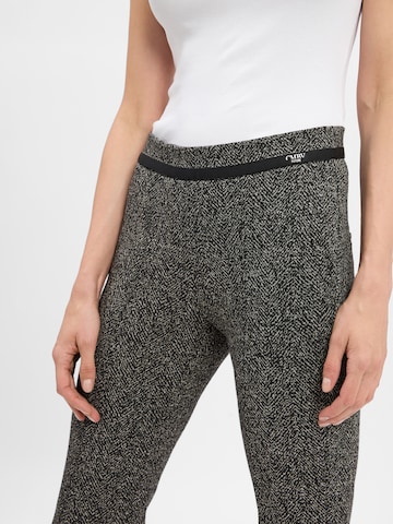 Regular Pantalon à pince 'Francoise' Cambio en noir
