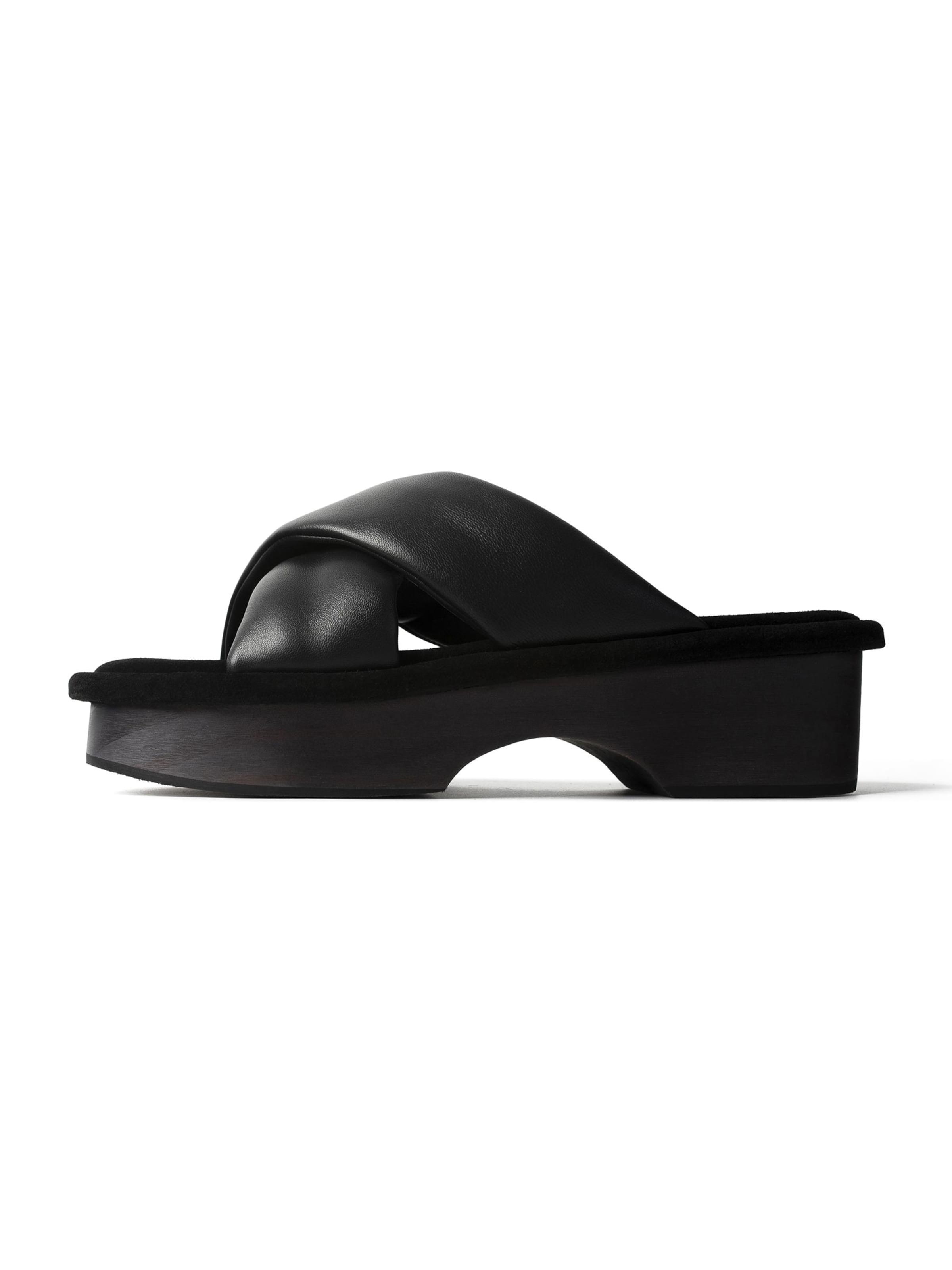 L37 HANDMADE SHOES - Zapatos abiertos 'MOON OVER TOKYO' en negro