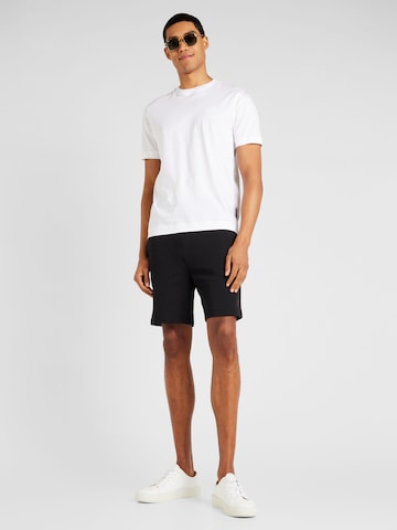 HUGO Red Regular Shorts 'Diz_H' in Schwarz