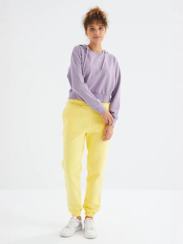 Tommy Life Regular Workout Pants 'Jogginghose' in Yellow