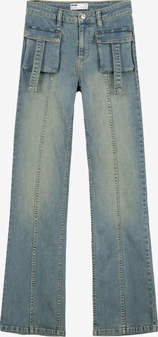 Flared Jeans cargo di Bershka in blu: frontale