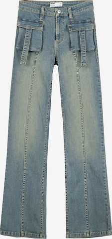 Bershka Cargo jeans in Blue: front