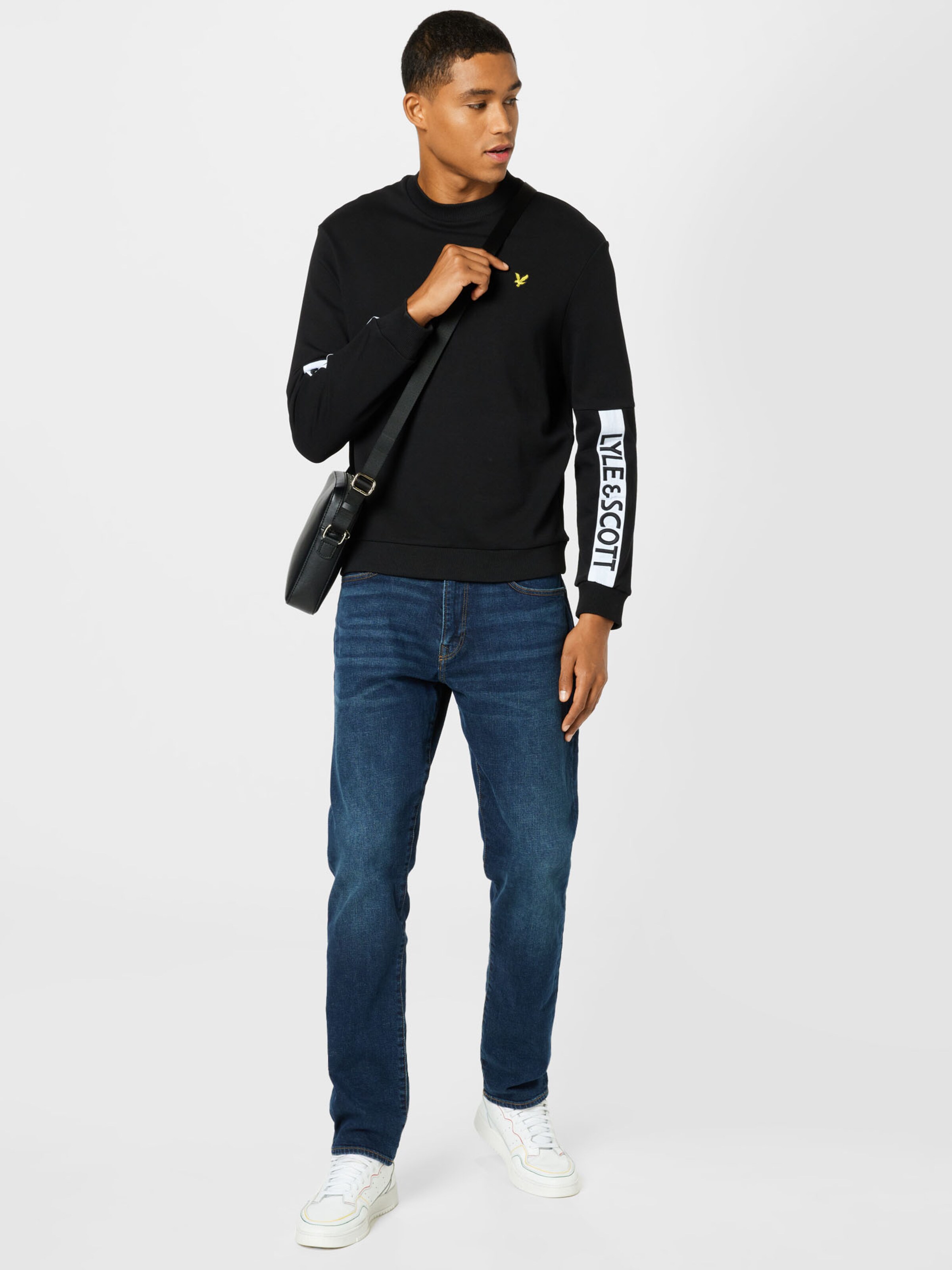 Männer Sweat Lyle & Scott Sweatshirt in Schwarz - XM90465 Männer Sweat Lyle & Scott Sweatshirt in Schwarz - XM90465