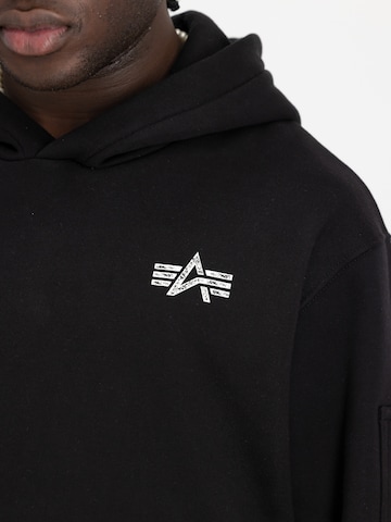 ALPHA INDUSTRIES Sweatshirt in Schwarz