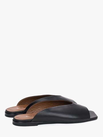 Estro Mules '11-5304-10' in Black