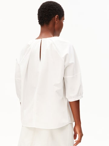 ARMEDANGELS Blouse in Wit: voorkant
