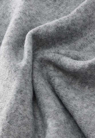 ABOUT YOU Scarf 'Annabelle' in Grey