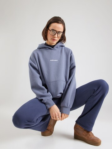 studioselect Sweatshirt 'Ruby' in Blue: front