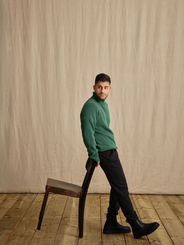 Kosta Williams x About You Sweater in Green