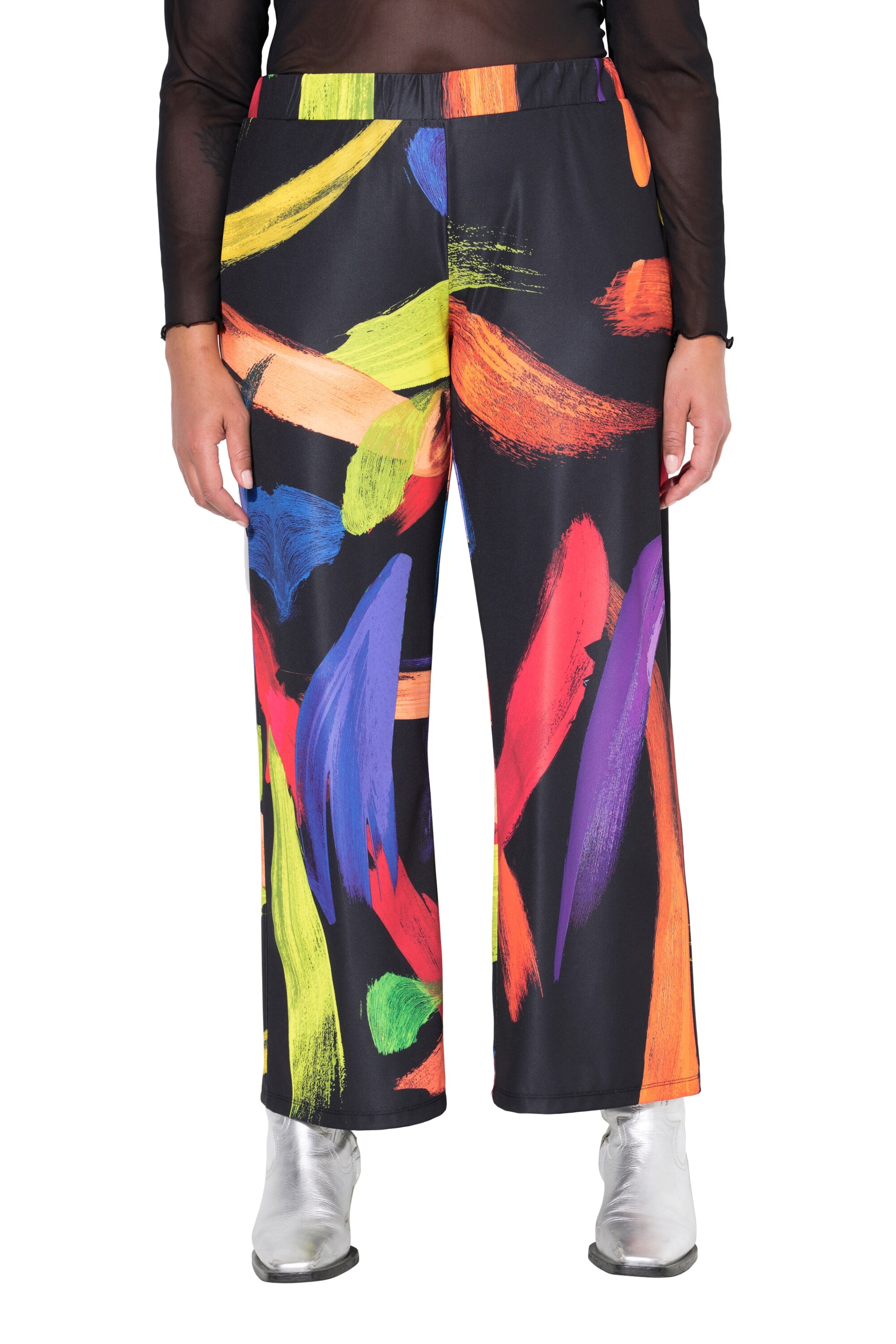 Angel of Style Regular Pants in Black: front