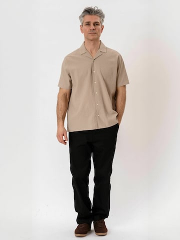 Regular fit Camicia ' Polo ' di TEESHOPPEN in beige
