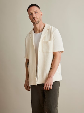 DAN FOX APPAREL Regular fit Overhemd 'Heinrich' in Beige: voorkant