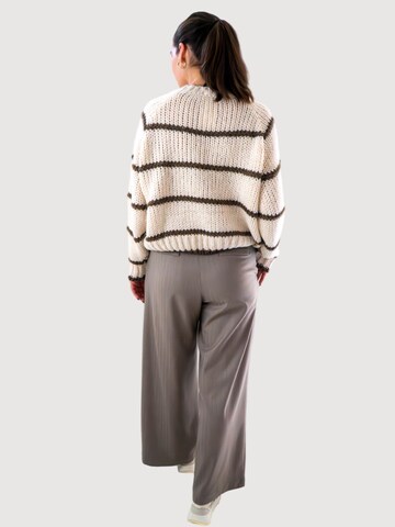 WEARABLE STORIES Pullover 'Nayla' in Beige