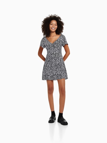 Bershka Kleid in Schwarz