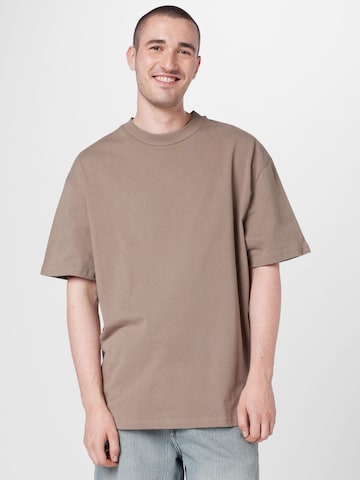 WEEKDAY T-shirt i brun: framsida