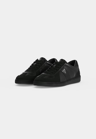 Sneaker low 'DRAVOS' de la GUESS pe negru