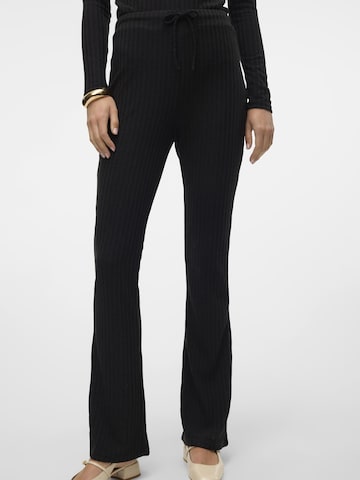 évasé Pantalon 'BRITT' VERO MODA en noir