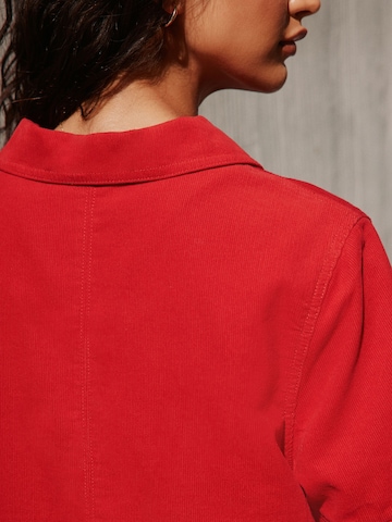 Next - Vestido en rojo