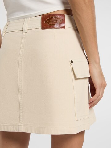 DICKIES - Falda 'RIVER RANCH' en blanco