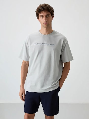 Tommy Life Shirt in Grijs: voorkant