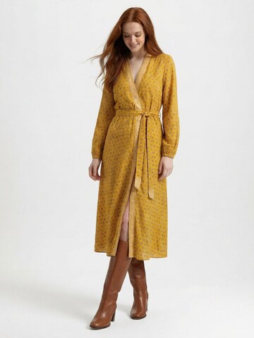 Kimono 'Amara Kimono Dress' di Shop Karey in giallo: frontale