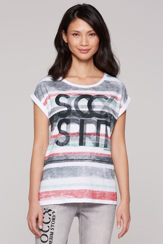Soccx Shirt mit Logo- und Streifenprint in Mischfarben: Vorderseite