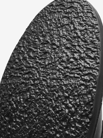 Next Chukka boots i svart