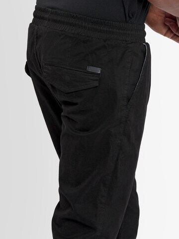 Alessandro Salvarini Tapered Pants in Black