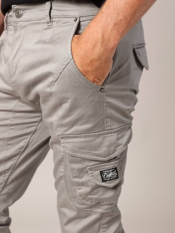 Deeluxe Tapered Cargohose 'Garden' in Grau