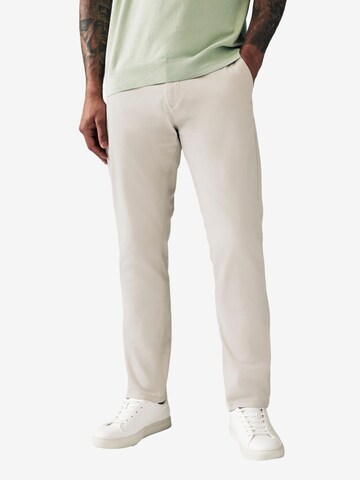 regular Pantaloni chino di Next in grigio: frontale