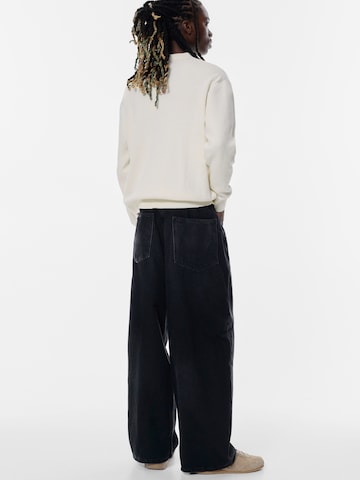 Pull&Bear Pulover | bela barva