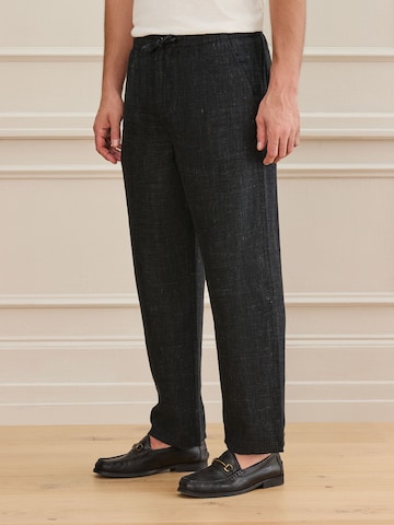 Loosefit Pantalon chino 'Signature Heritage' Next en noir : devant