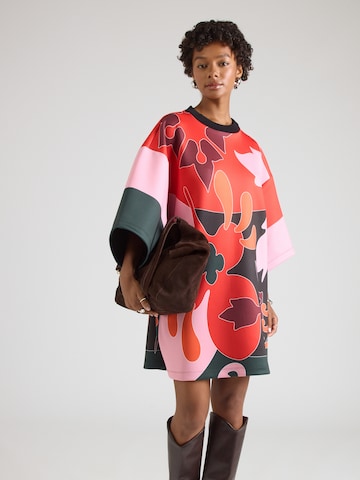 Robe Essentiel Antwerp en rouge : devant